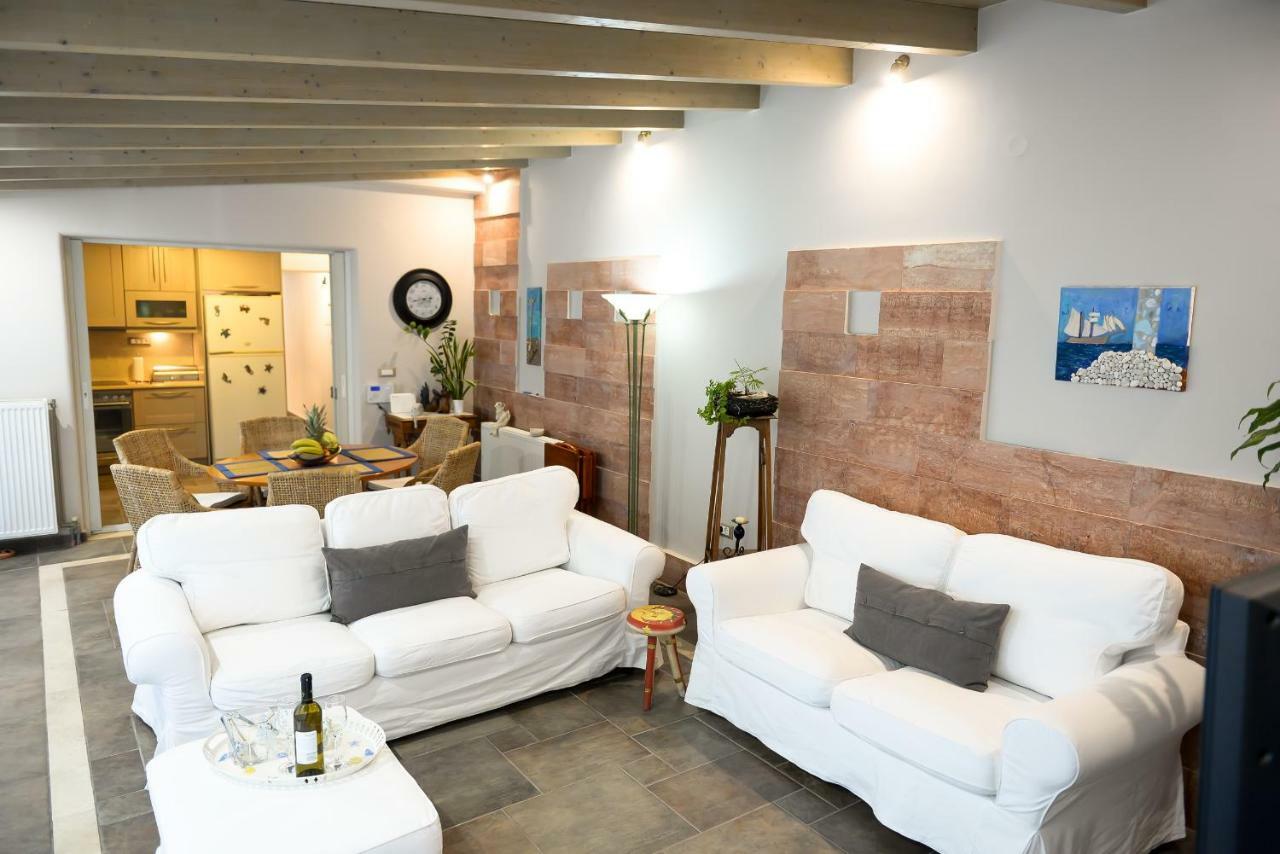 הוילה Patras Luxury Seaside House מראה חיצוני תמונה