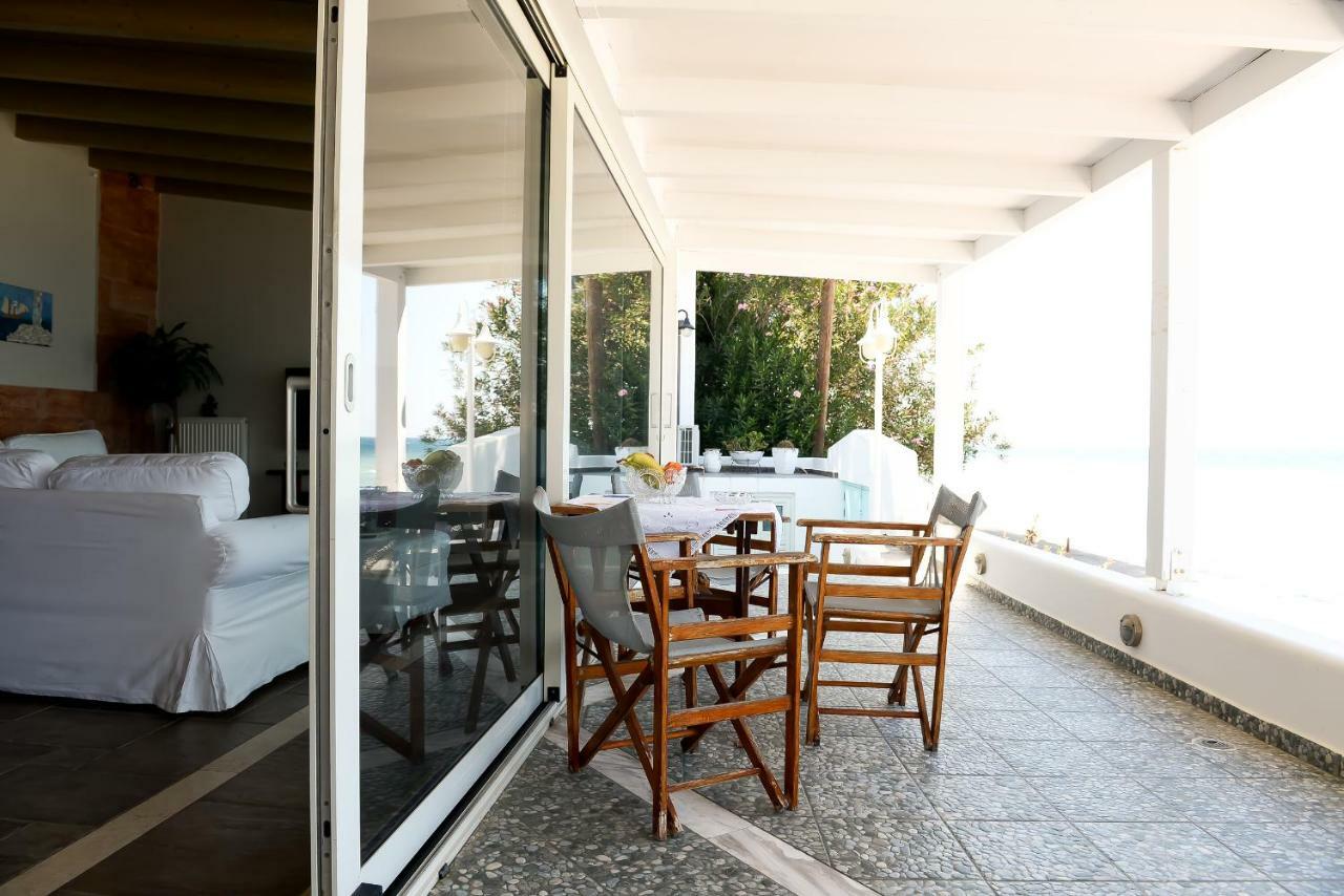 הוילה Patras Luxury Seaside House מראה חיצוני תמונה