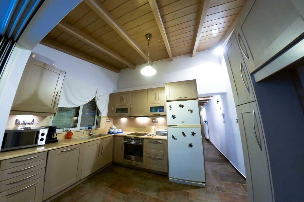 הוילה Patras Luxury Seaside House מראה חיצוני תמונה