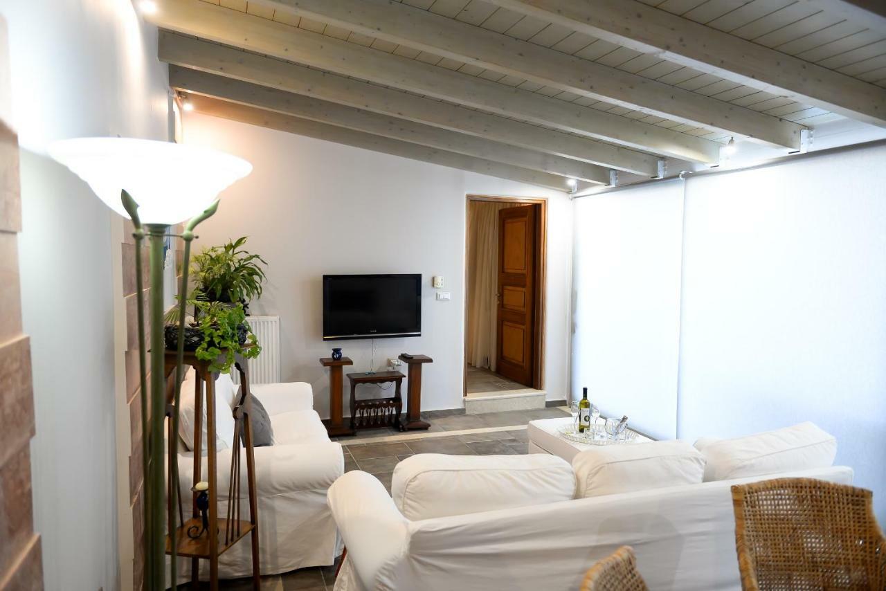 הוילה Patras Luxury Seaside House מראה חיצוני תמונה