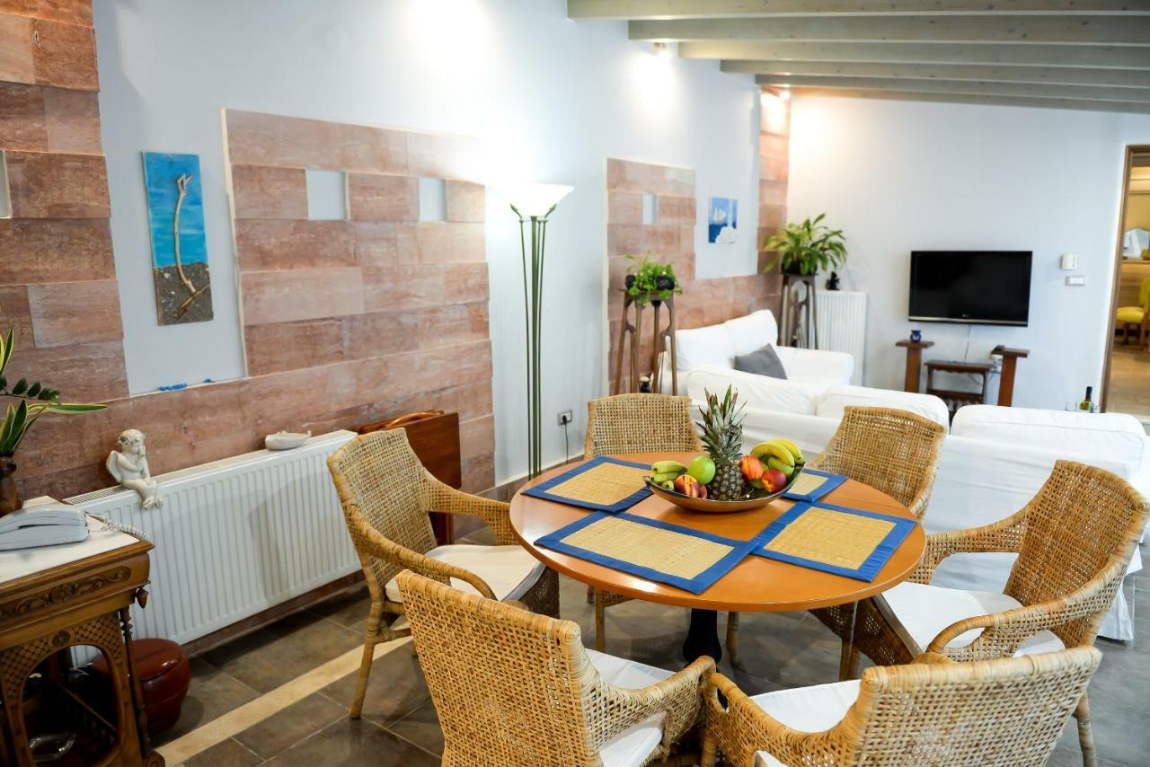 הוילה Patras Luxury Seaside House מראה חיצוני תמונה