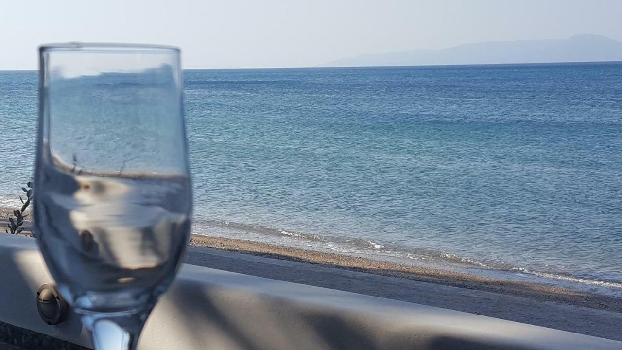 הוילה Patras Luxury Seaside House מראה חיצוני תמונה