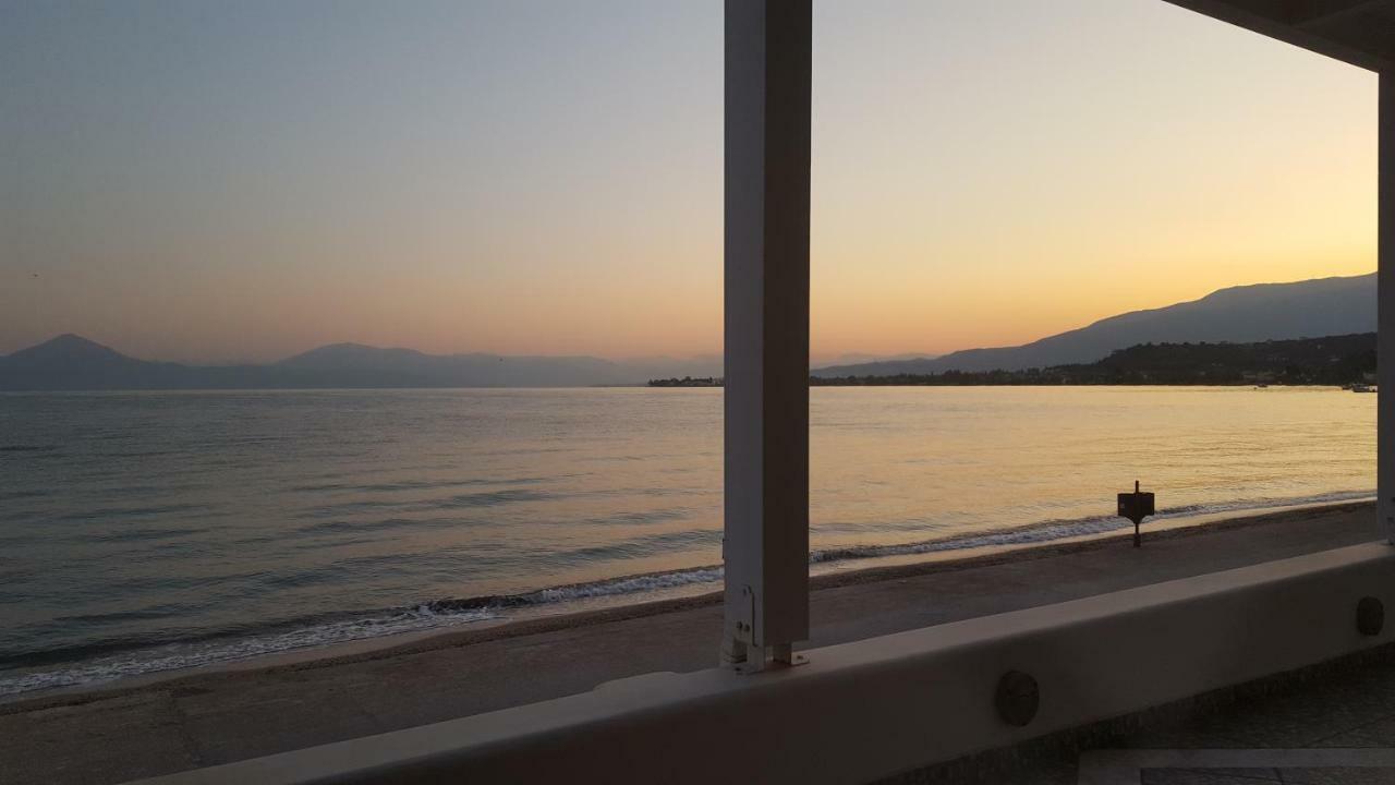 הוילה Patras Luxury Seaside House מראה חיצוני תמונה