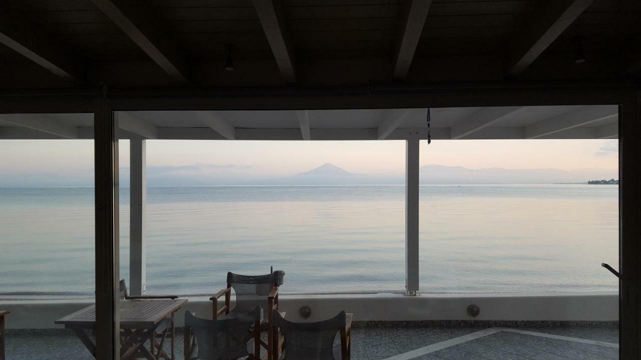 הוילה Patras Luxury Seaside House מראה חיצוני תמונה